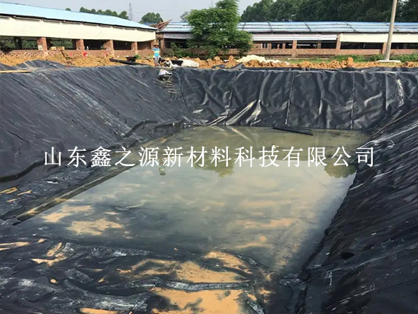 做好沼氣池黑膜的剪接工作，既節(jié)約又高效