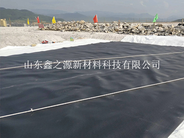 沼氣池黑膜施工的具體要求：精細(xì)施工，確保高效運(yùn)行