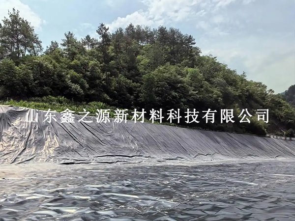 養(yǎng)殖防滲膜鋪設(shè)細(xì)節(jié)指南：把控細(xì)微之處，杜絕防滲隱患